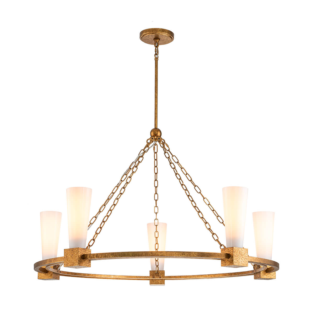 Lustre doré complet à cinq lumières, anneau circulaire et verres opale cylindriques