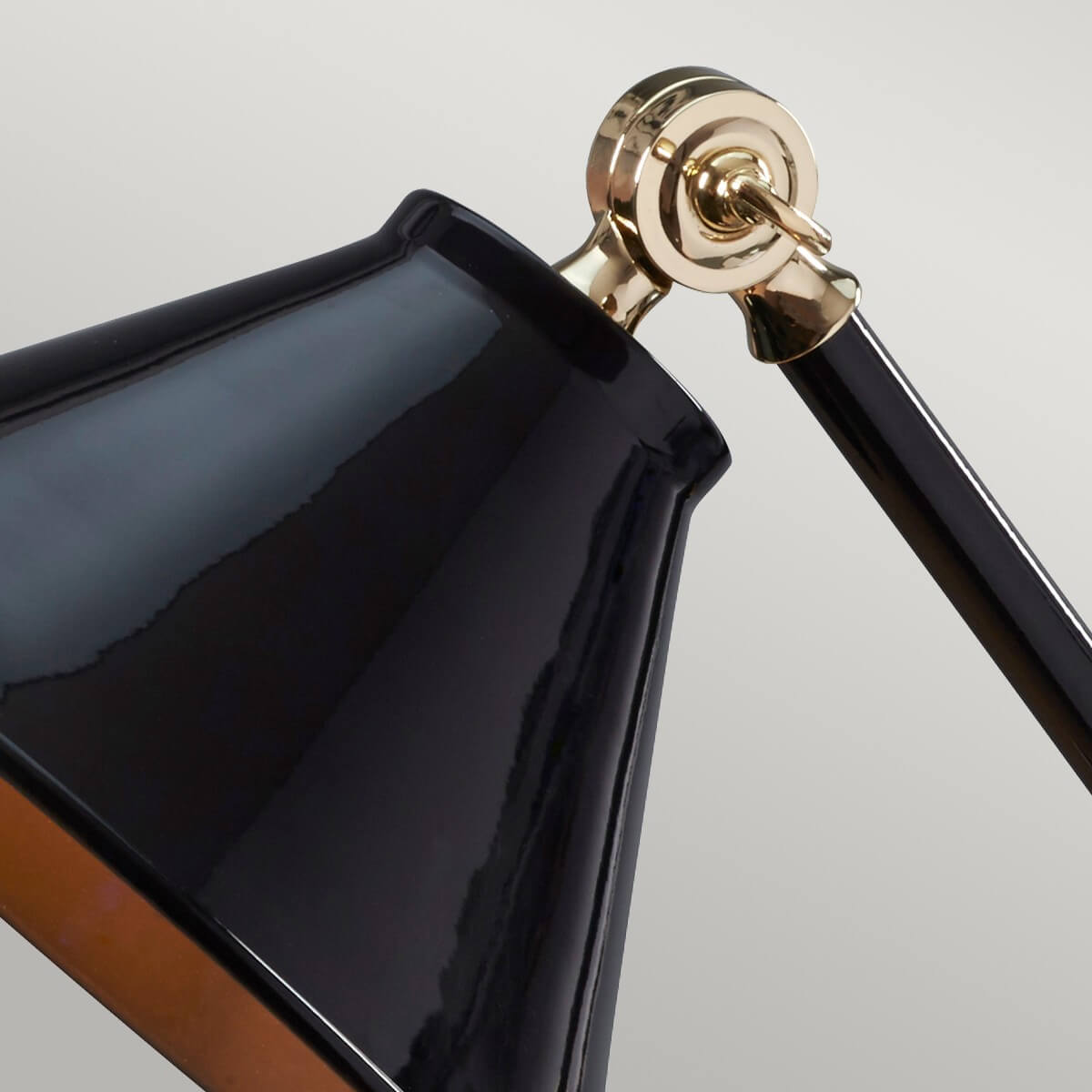 Lampe à poser Provence Element noire et laiton poli