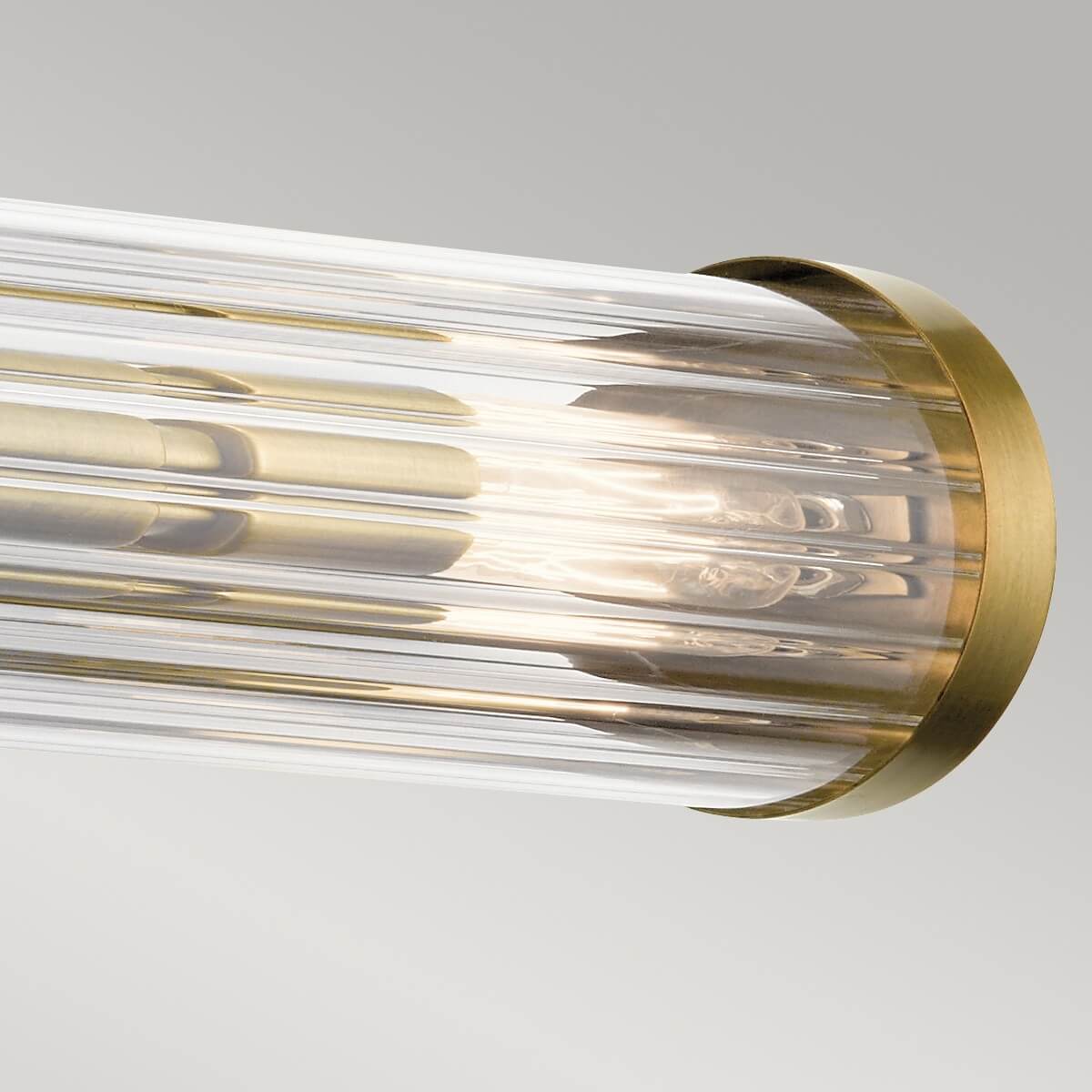 Détail de l'extrémité du tube en verre et de sa bague laiton
