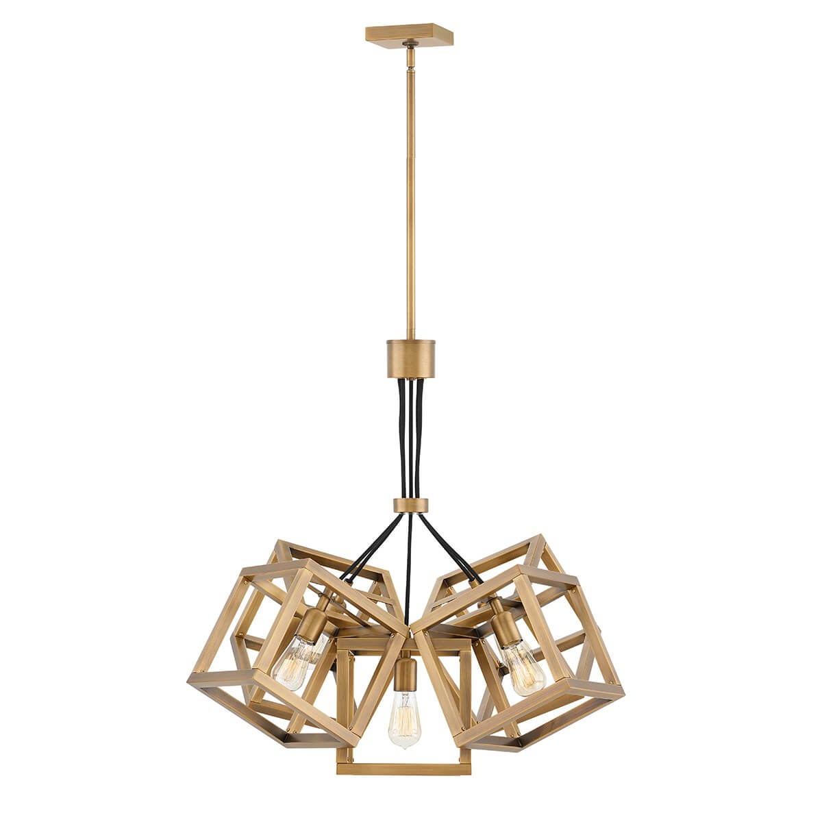 Vue d'ensemble du luminaire suspendu composé de cinq cages géométriques en laiton doré