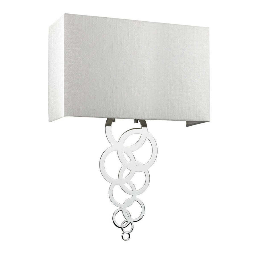 Second angle du luminaire, abat-jour éteint et cascade d'anneaux en métal