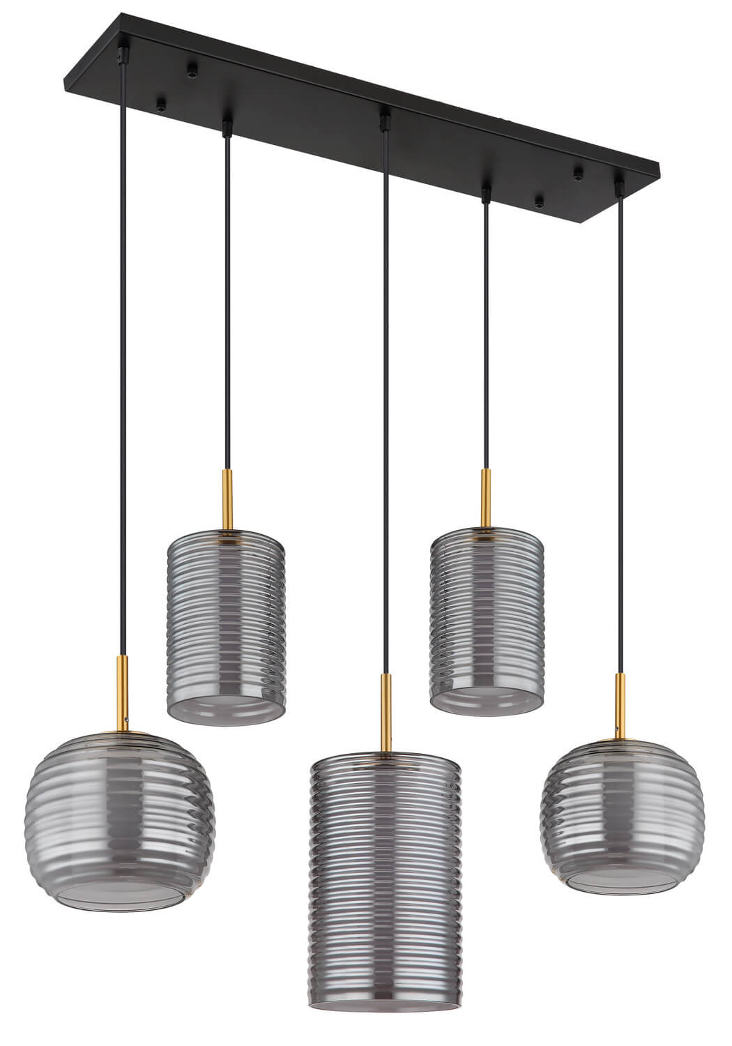 Vue de trois quarts du luminaire suspendu, structure noire et cinq abat-jours en verre strié.
