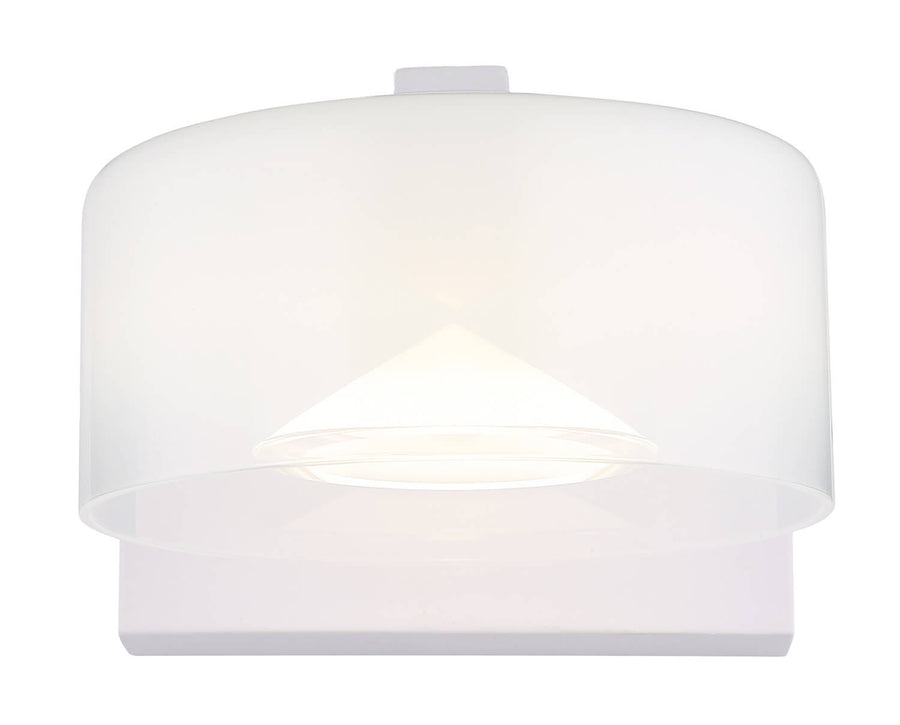 Vue de face de l'applique murale blanche avec diffuseur conique intégré sous l'abat-jour.