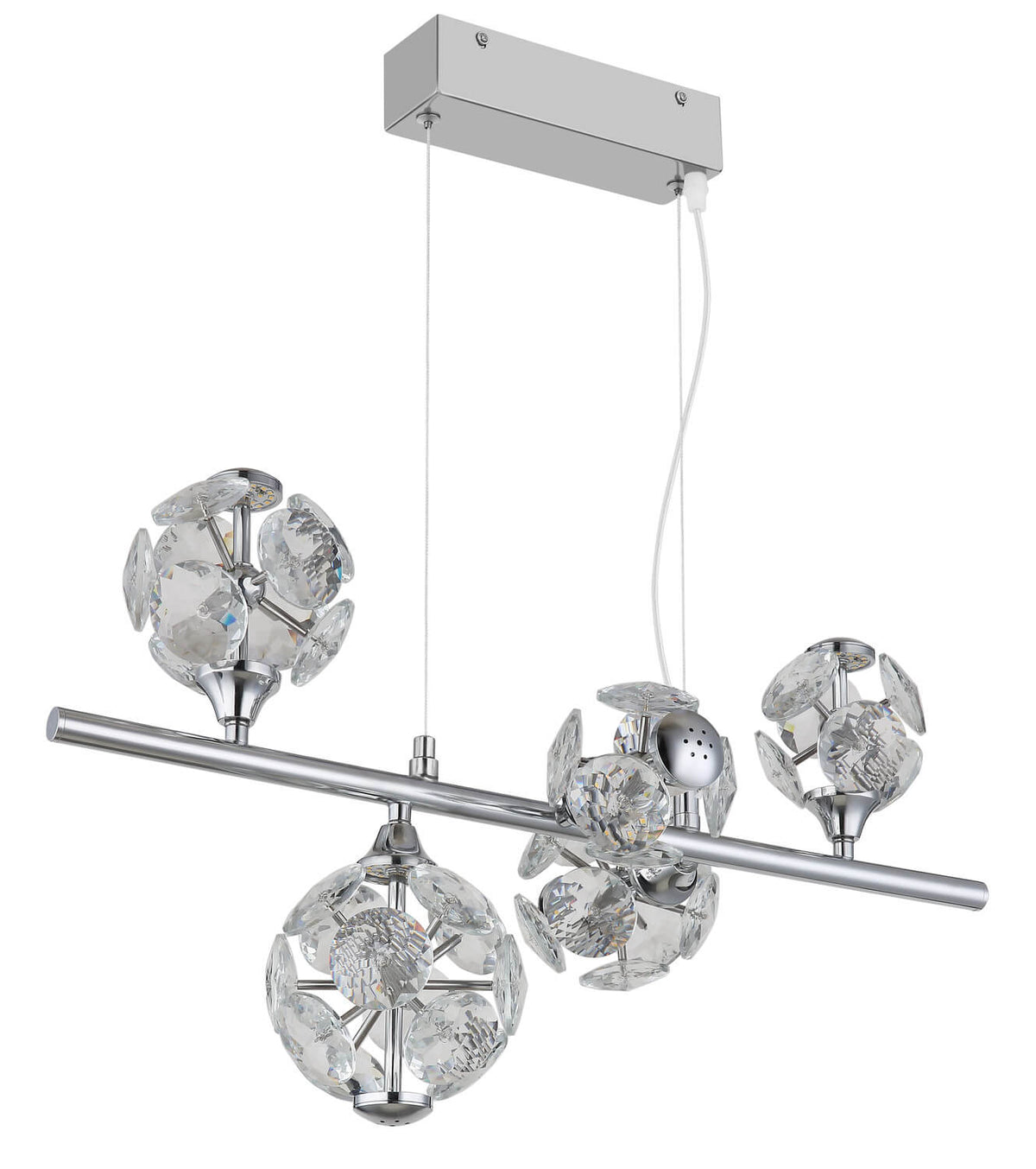 Vue de face du luminaire suspendu, globes en cristal non allumés, structure chromée sur fond blanc.