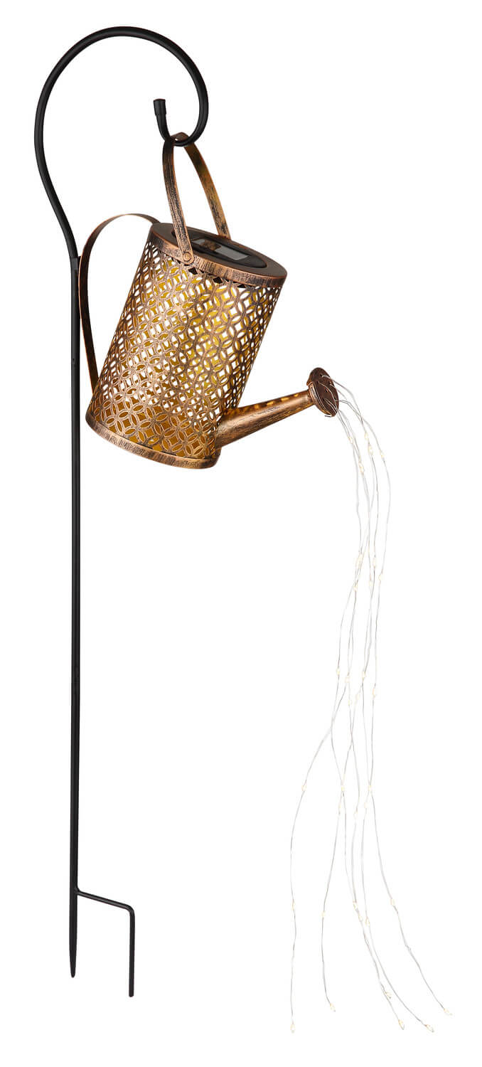 Vue de face du produit entier avec la guirlande lumineuse tombant du bec verseur