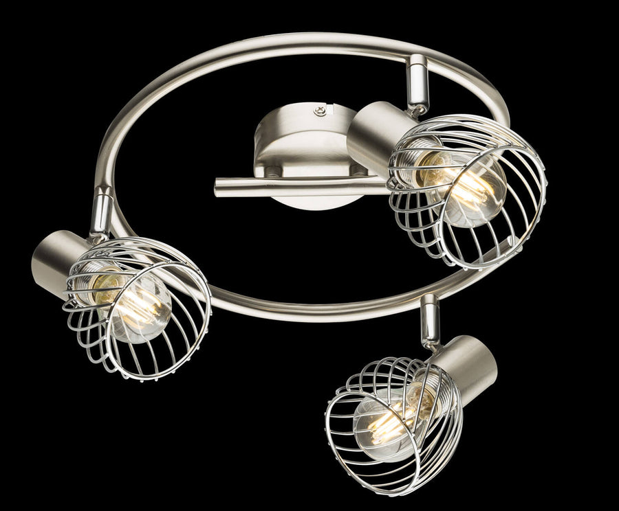 Vue produit sur fond noir, structure ovale nickel et trois projecteurs cages orientables allumés