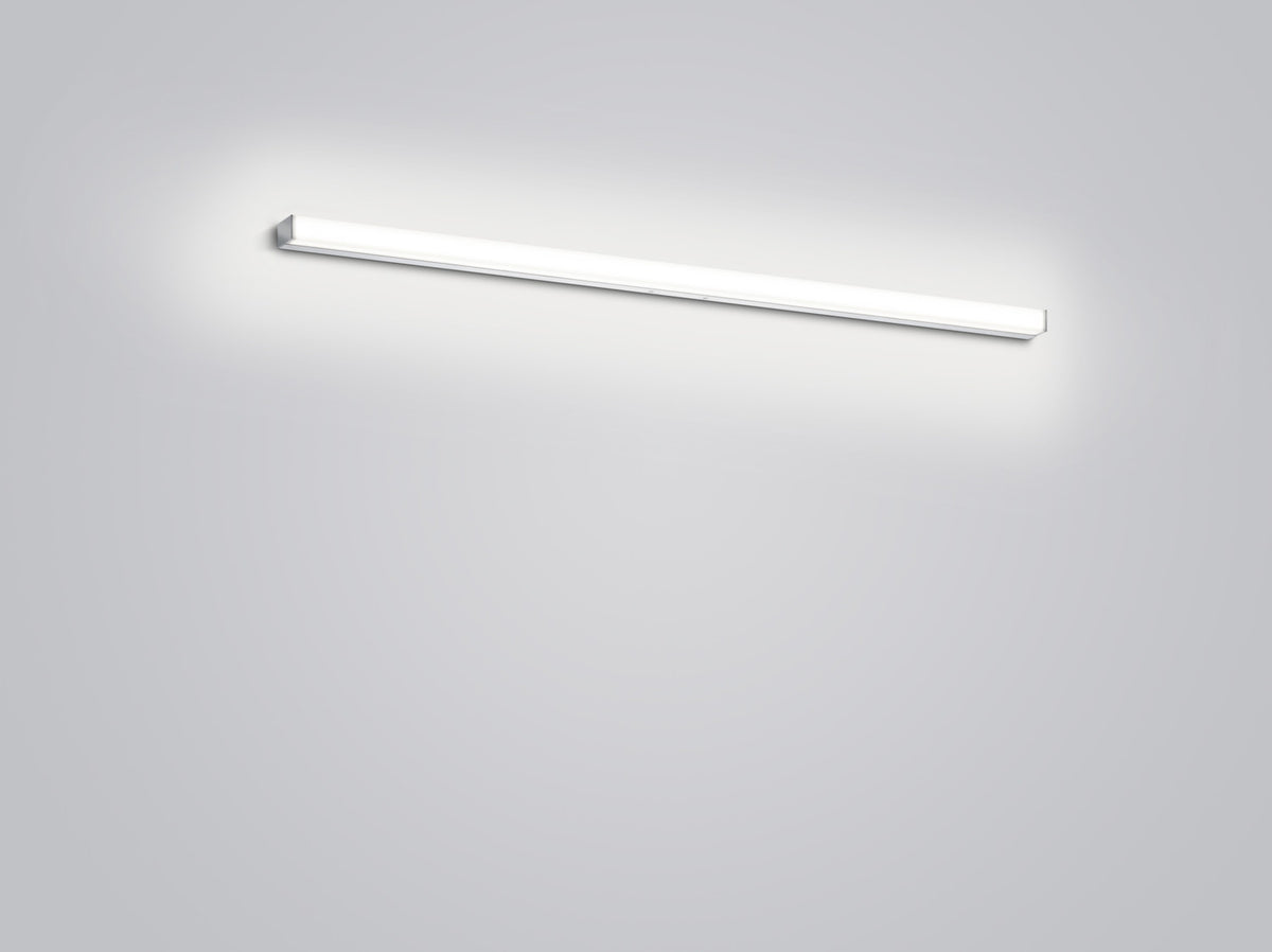 Produit seul présenté horizontalement sur un mur blanc, profil fin et longueur apparente