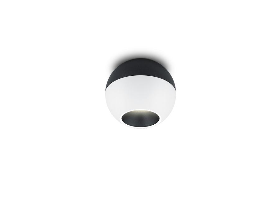 Vue rapprochée du plafonnier noir et blanc présenté sur fond blanc