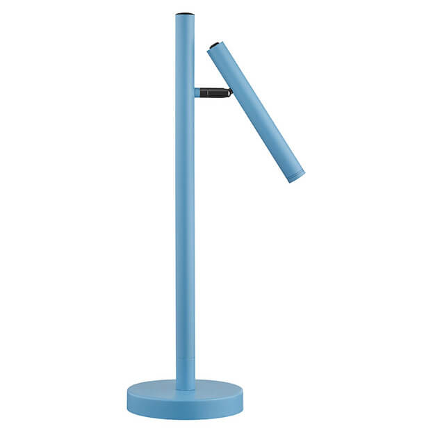 Lampe à poser bleue avec tige verticale et tête inclinée orientable.