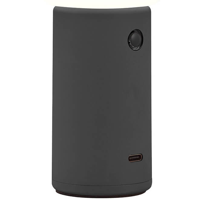 Détail de la base noire avec bouton et prise USB-C de recharge