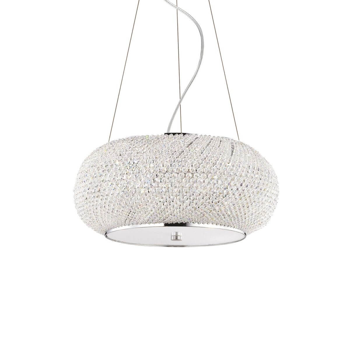 Suspension ronde en cristal tressé suspendue par câbles, vue de face sur fond blanc