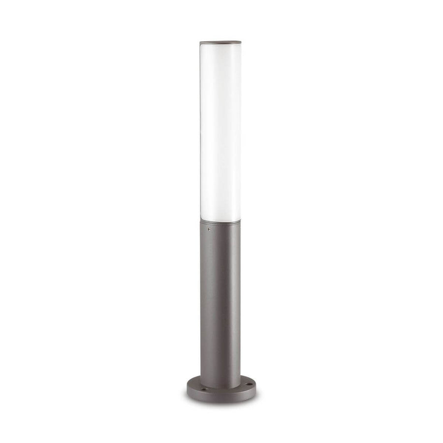 Lampadaire extérieur cylindrique anthracite vu de face, diffuseur laiteux et embase de fixation