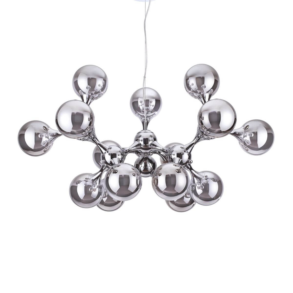 Suspension chromée à quinze globes de verre, vue de face sur fond blanc