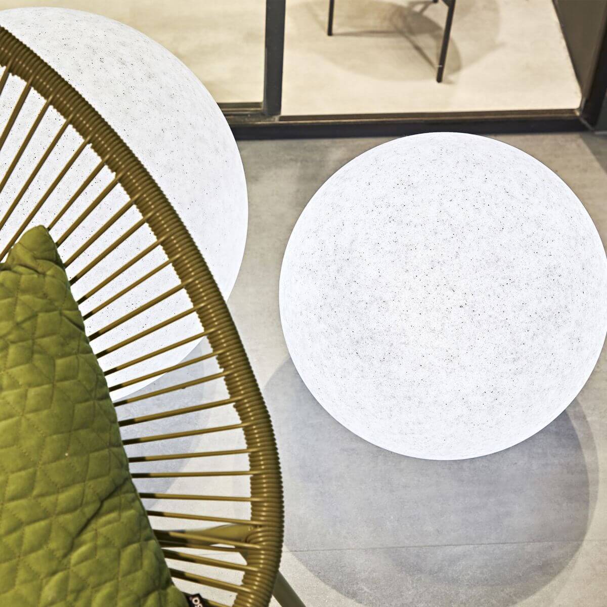 Lampadaire extérieur Doris blanc, Ø 30 cm