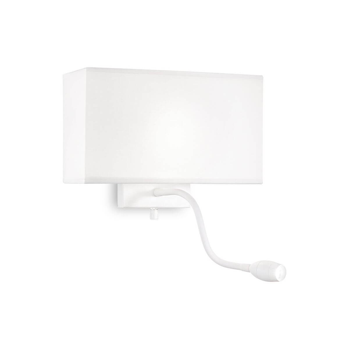 Applique murale blanche vue de face, abat-jour rectangulaire en tissu et bras de lecture flexible.