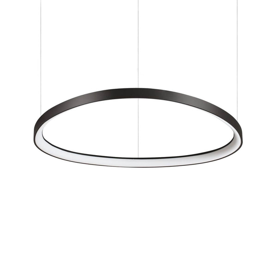 Suspension annulaire noire vue de face, anneau fin et épuré sur fond blanc