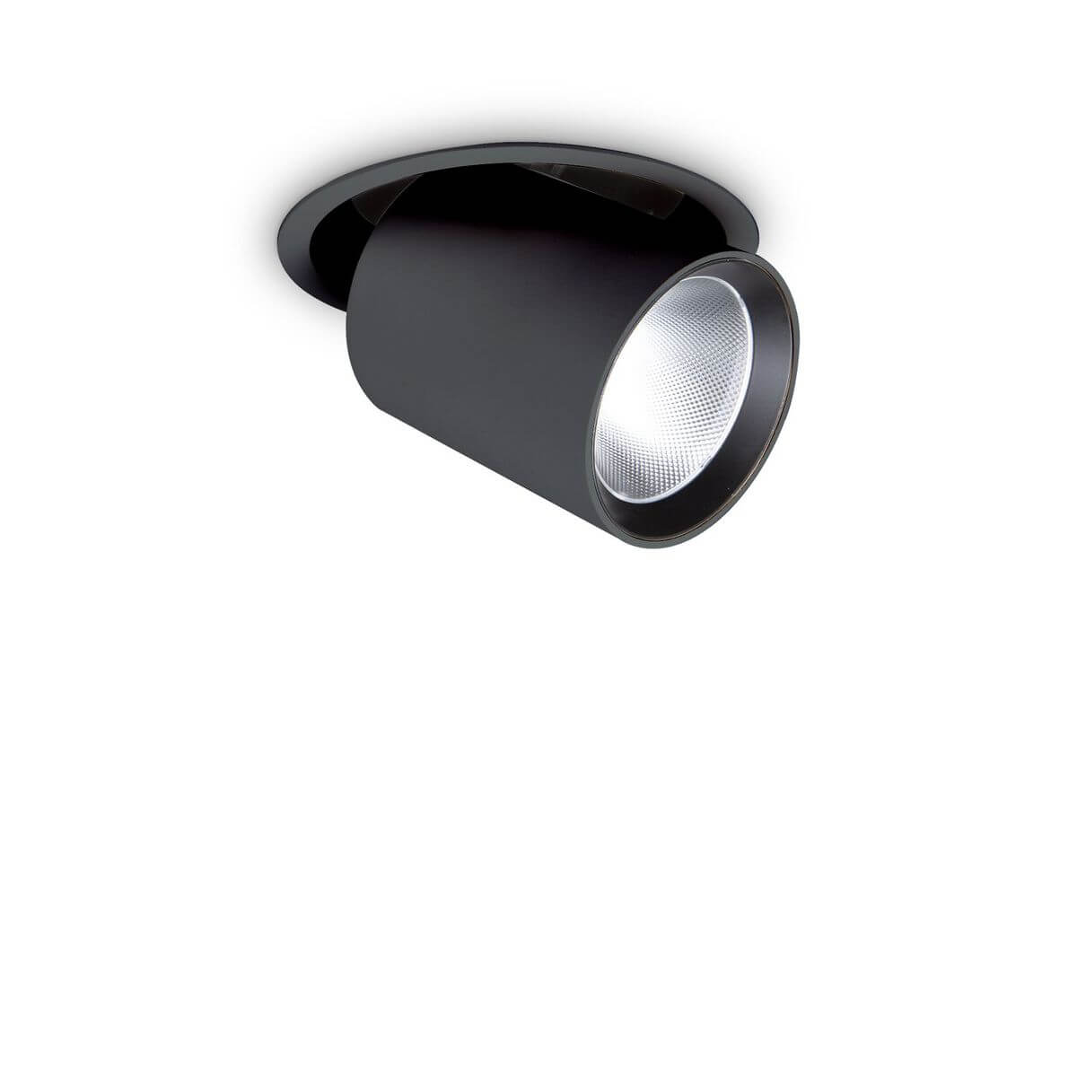 Spot encastrable noir orientable vu de trois quarts sur fond blanc