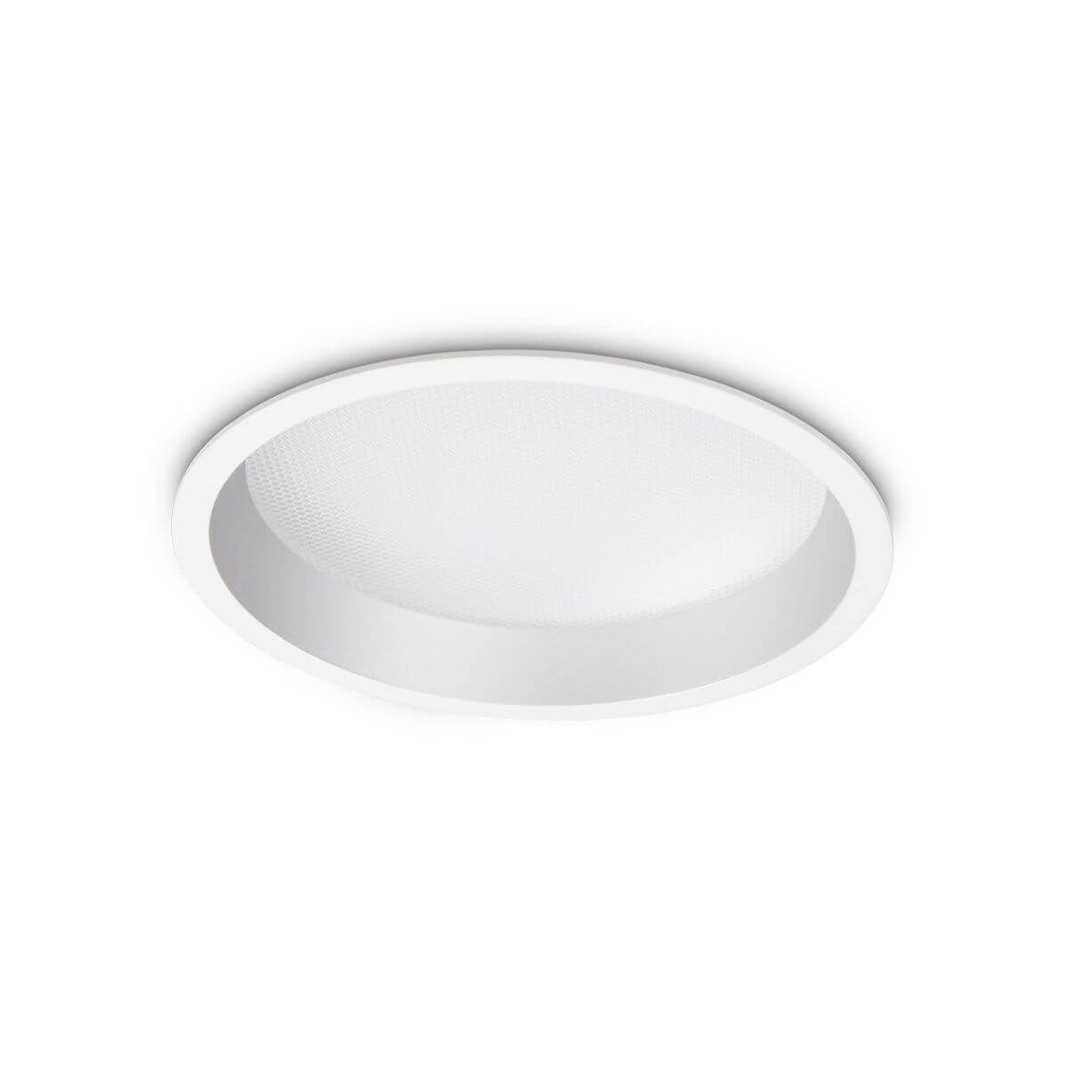 Vue de face d'un spot encastré rond blanc au plafond
