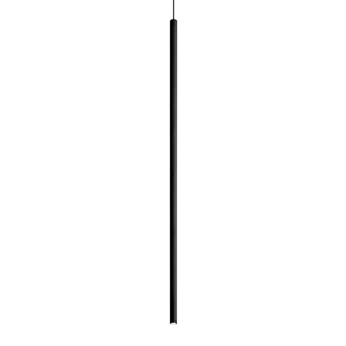 Suspension noire très fine vue de face sur fond blanc neutre