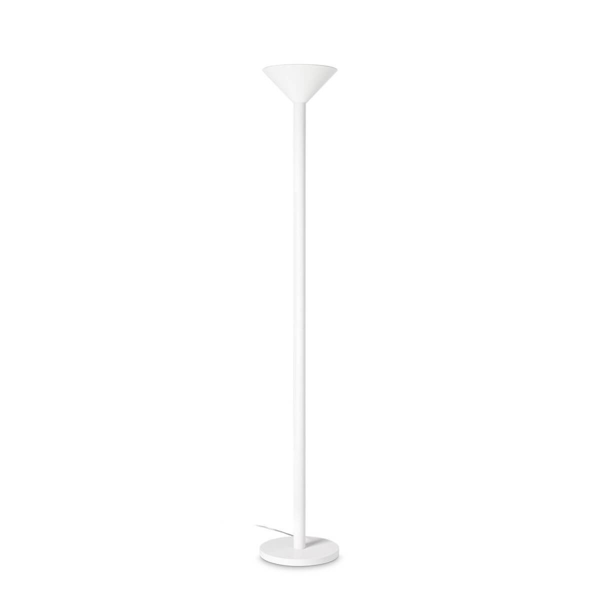 Lampadaire blanc de face avec son diffuseur conique orienté vers le haut