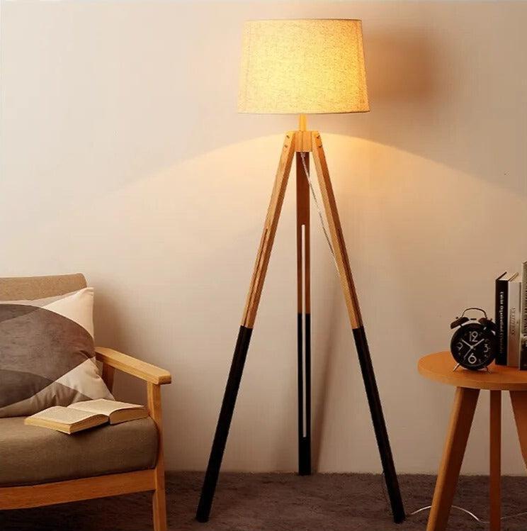 Lampadaire Trépied Bois | Élégance Naturelle - Designix Lampadaire