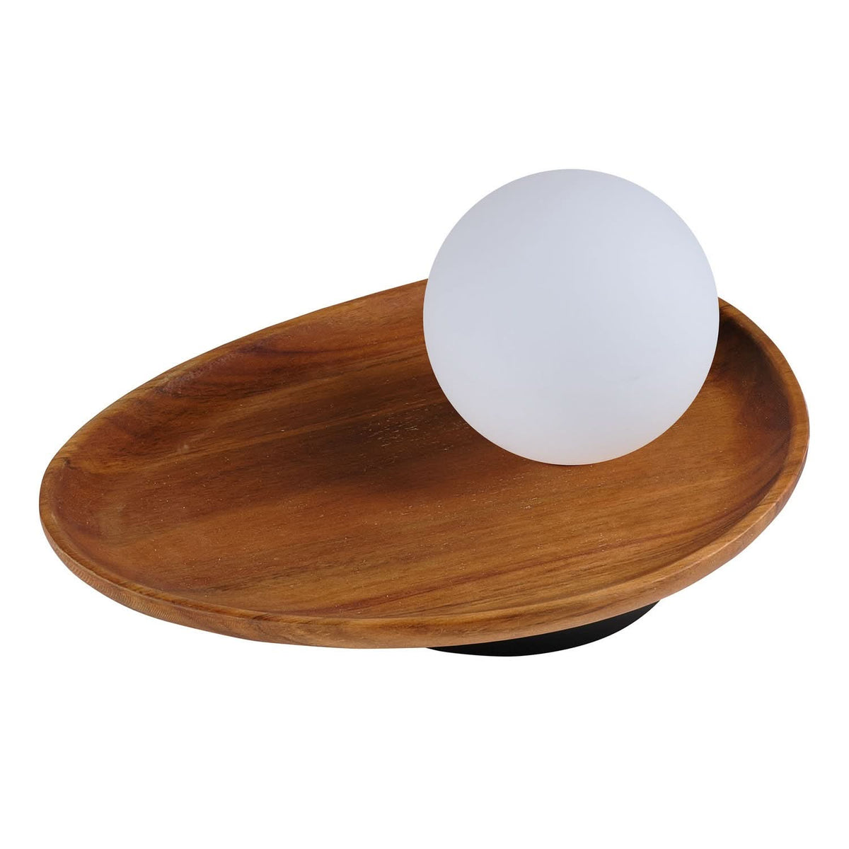 Lampe à poser, globe blanc dépoli posé sur plateau ovale en bois marron.