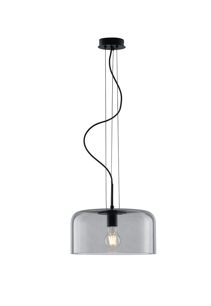 Gros plan du luminaire suspendu, abat-jour en verre gris fumée et ampoule Edison