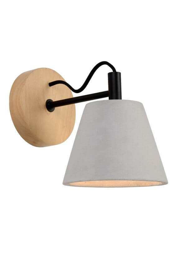 Vue isolée de trois quarts de l'applique, abat-jour béton et platine ronde en bois