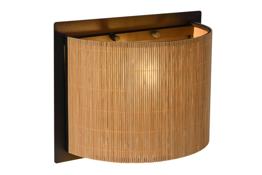 Détail de dessus du luminaire, intérieur doré et fixations métalliques apparentes