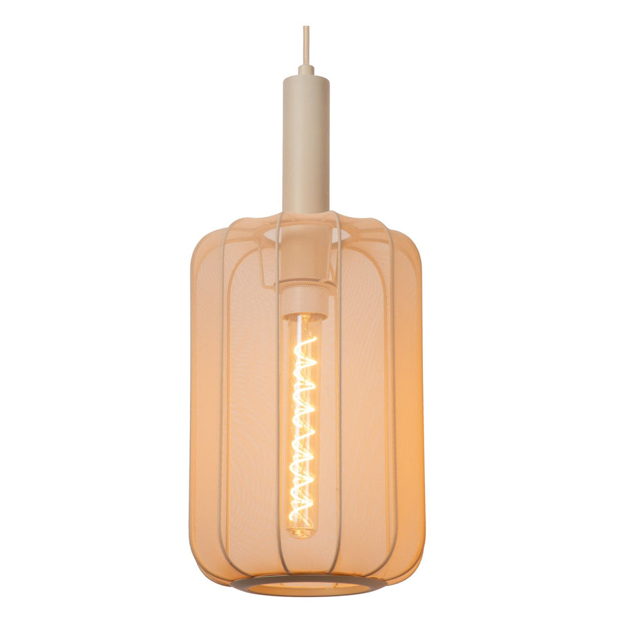 Gros plan sur un abat-jour cylindrique beige et son ampoule allumée à filament.
