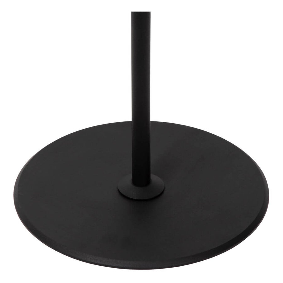 Détail du socle circulaire noir et bas de la tige verticale.