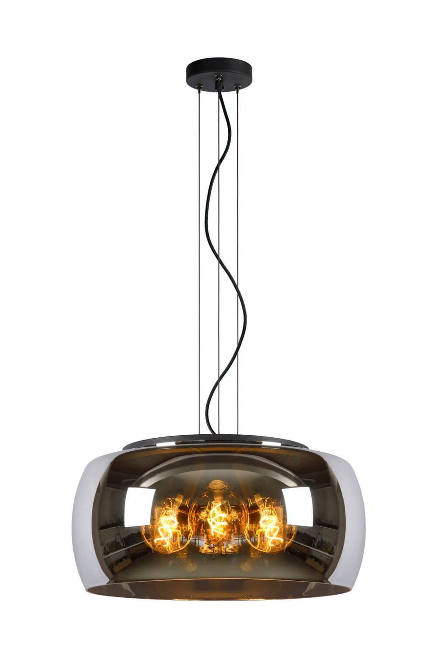 Vue d'ensemble du luminaire suspendu avec ses câbles noirs et sa coupole de plafond