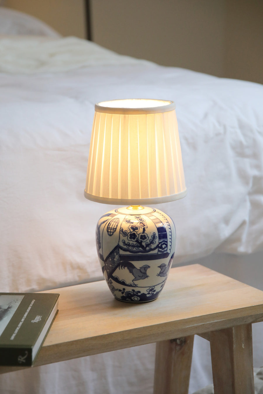 Lampe à poser Göteborg en céramique bleue et blanche