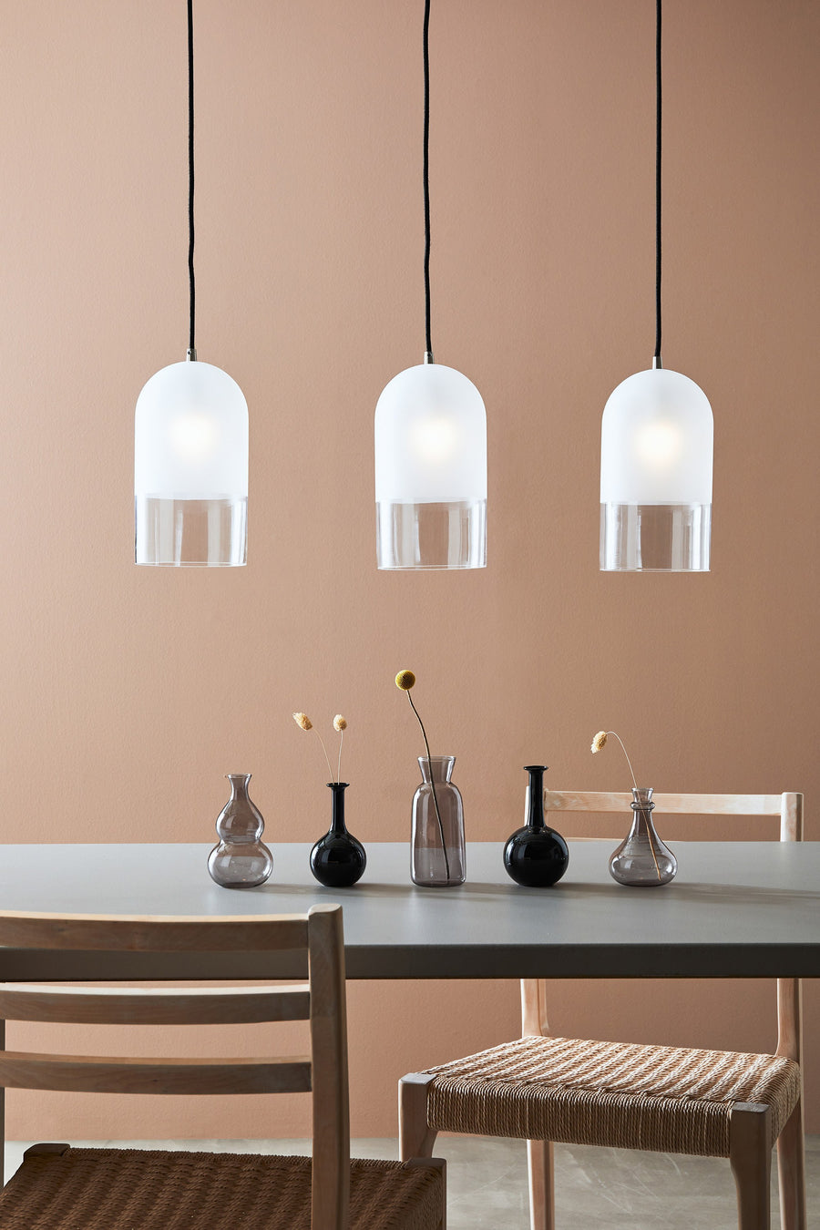 Suspension Cope 3 lumières noire, verre dépoli et verre transparent