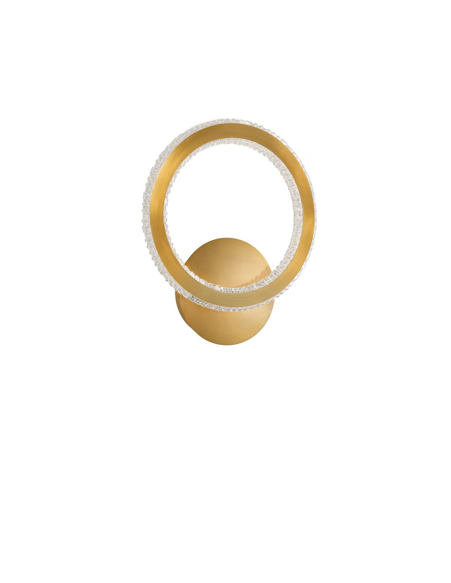 Vue de face du luminaire isolé sur fond blanc, anneau doré et réflecteur