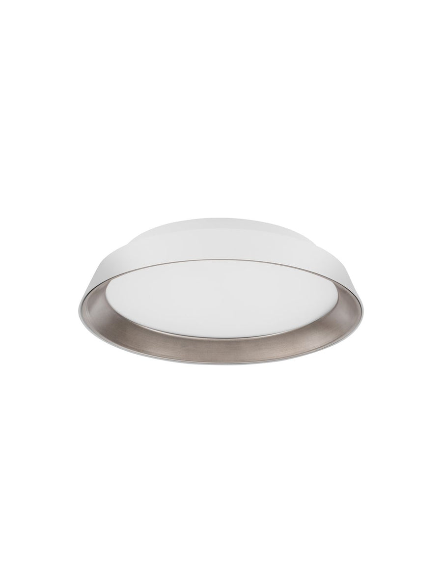 Vue de trois quarts du luminaire isolé, diffuseur opale et jante métal nickel