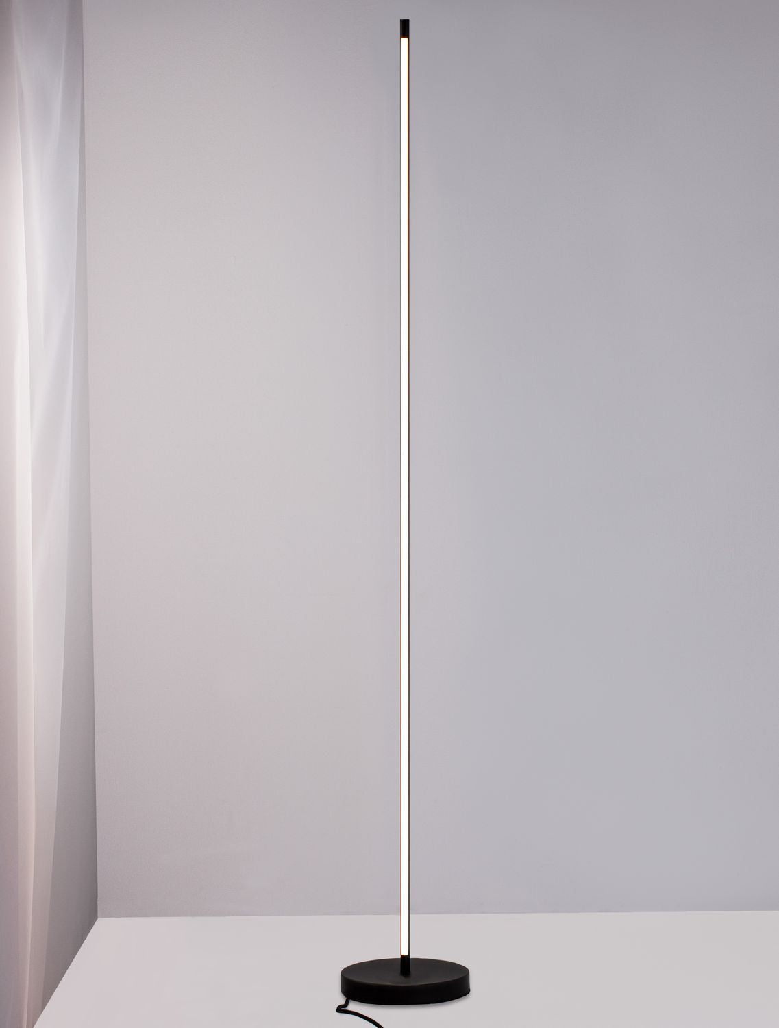 Lampadaire Colby noir