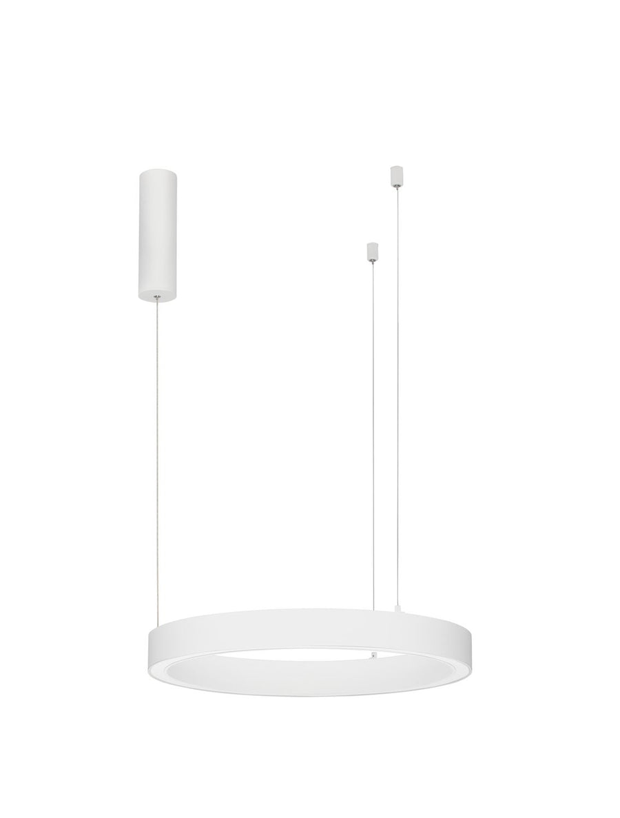 Produit détouré sur fond blanc, anneau lumineux et deux câbles fins
