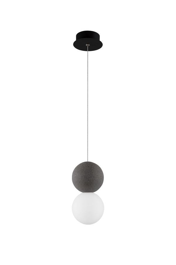 Vue de face du luminaire sur fond blanc, sphère sombre et globe de verre