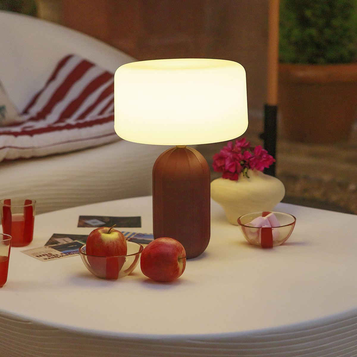 Lampe à poser solaire Phoebe 40, style Art déco