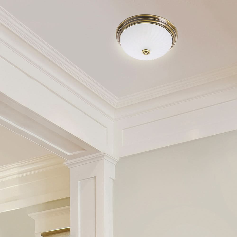 Plafonnier bronze rond verre crème Lumea – vue 4 – Designix.fr