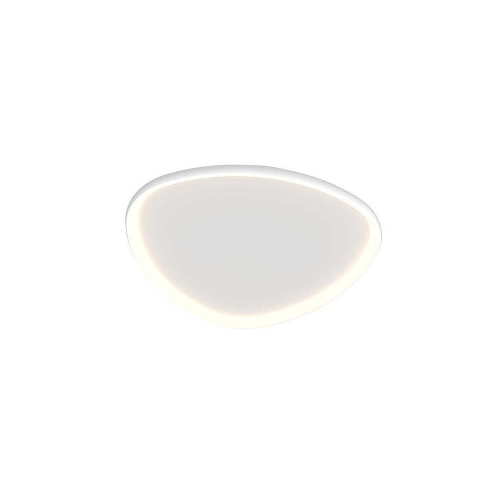 Plafonnier LED blanc mat vu de trois quarts, silhouette triangulaire aux angles arrondis