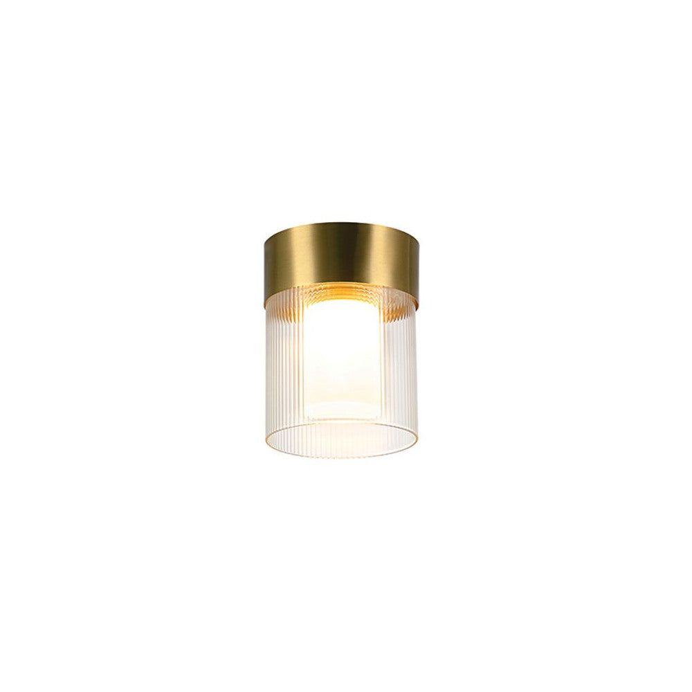 Plafonnier doré à abat-jour cylindrique en verre strié, vue de face sur fond blanc