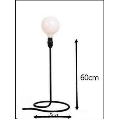 Lampadaire minimaliste sur pied | Designix - Luminaire Lampe à poser - https://designix.fr