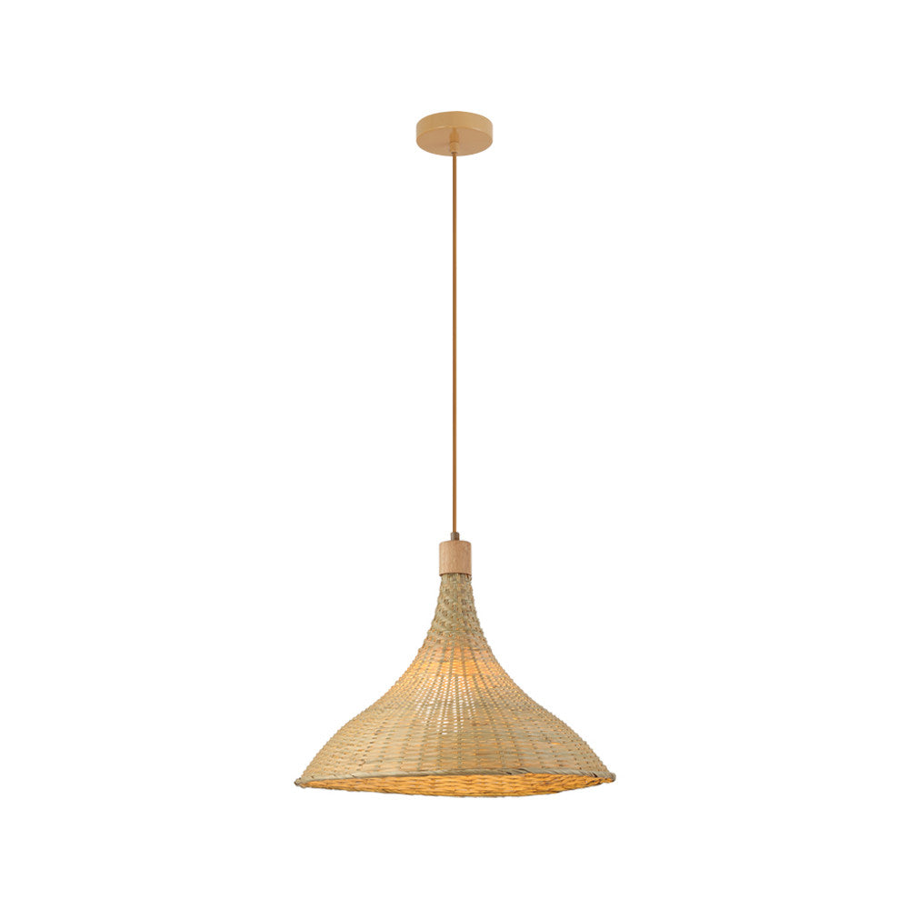 Vue de face du luminaire en rotin naturel sur fond blanc neutre