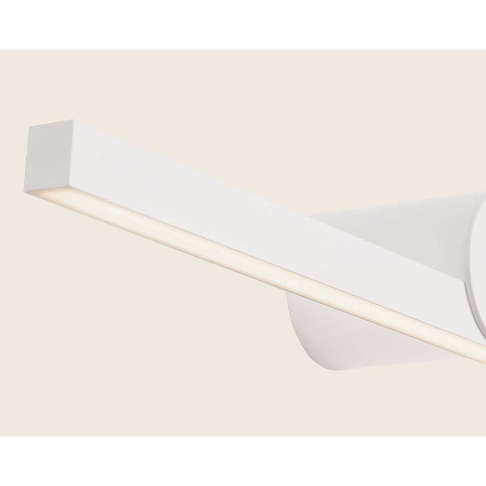 Gros plan sur le bandeau LED et la finition blanc sable du luminaire