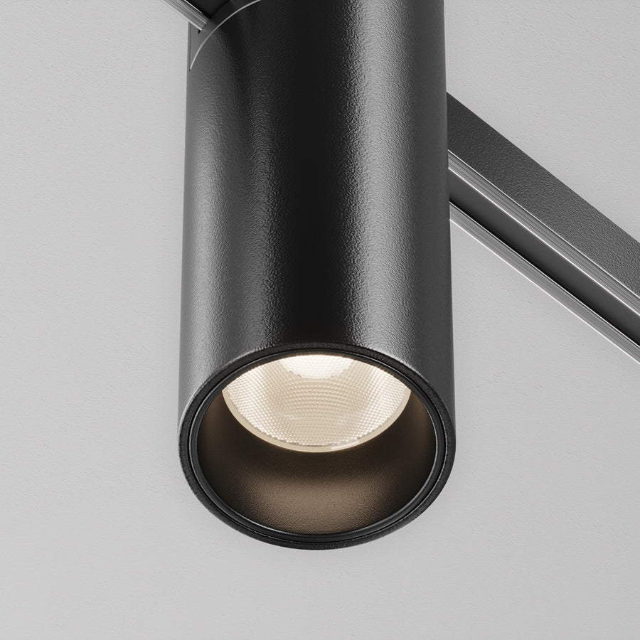 Détail du réflecteur strié et de la bague intérieure du spot noir