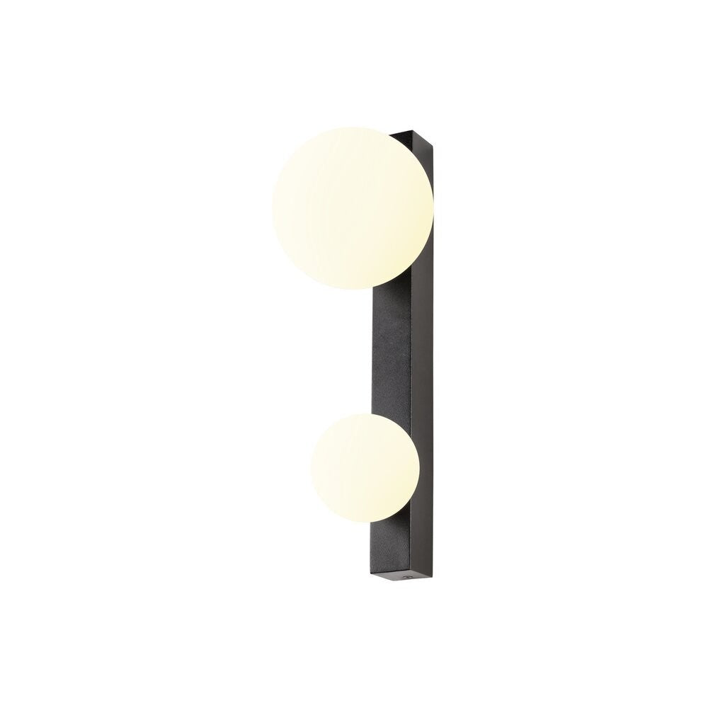 Applique murale noire à deux globes opalins, vue de face sur fond neutre