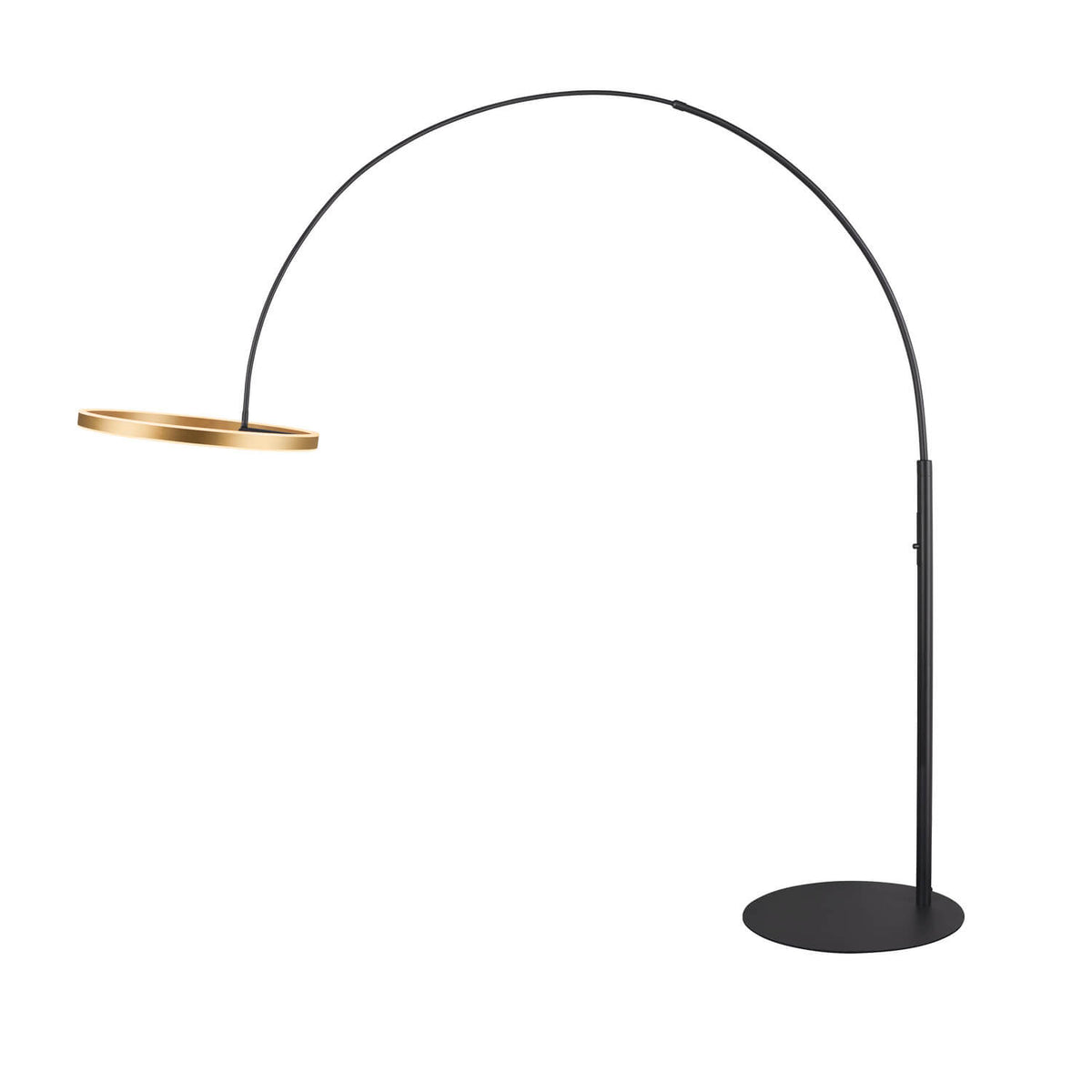 Lampadaire arc noir avec anneau en laiton, vue de face sur fond blanc