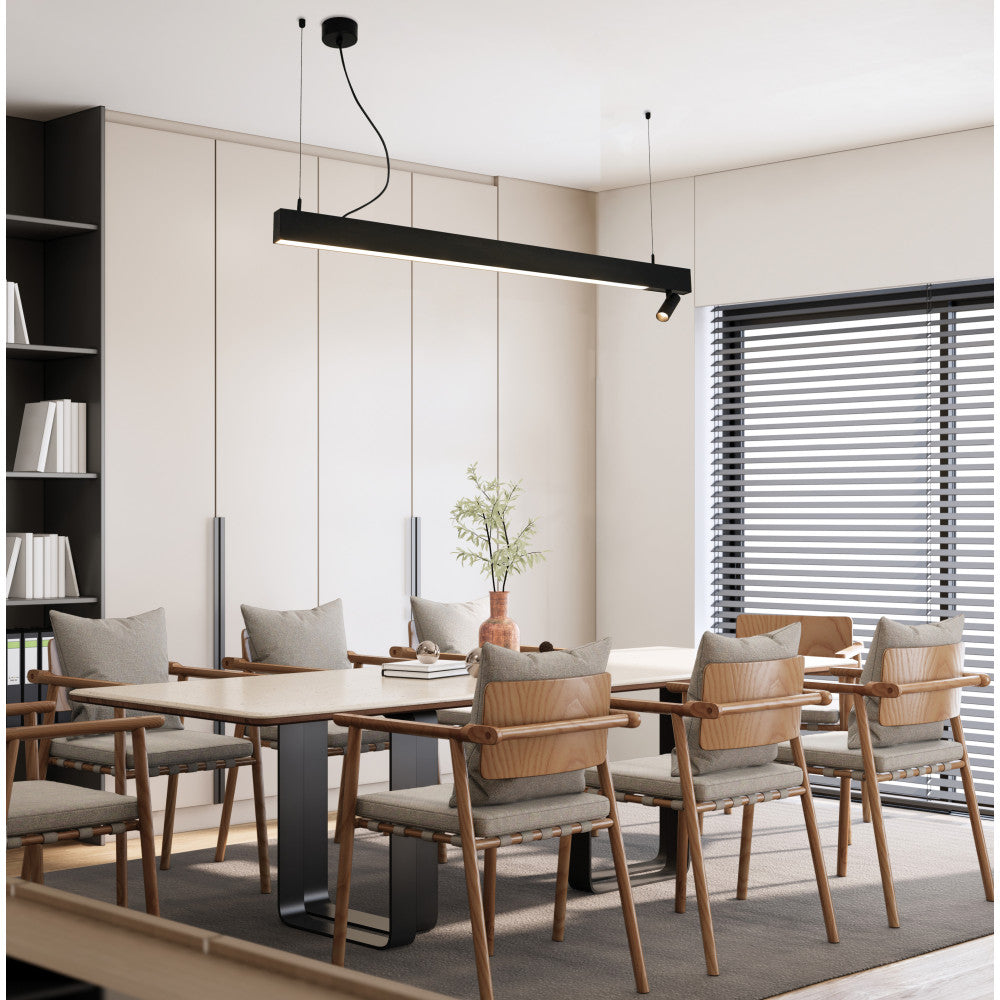 Vue en situation dans une salle à manger moderne, au-dessus d'une table en bois